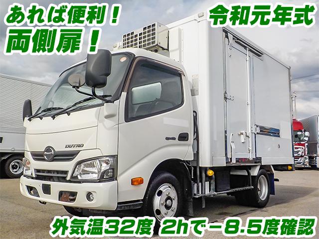 No.5422　R1　日野　デュトロ　東プレ製冷蔵冷凍車　両側スライド扉　最大積載量2,000kg　中温設定　床：ステンレス　ラッシングレール